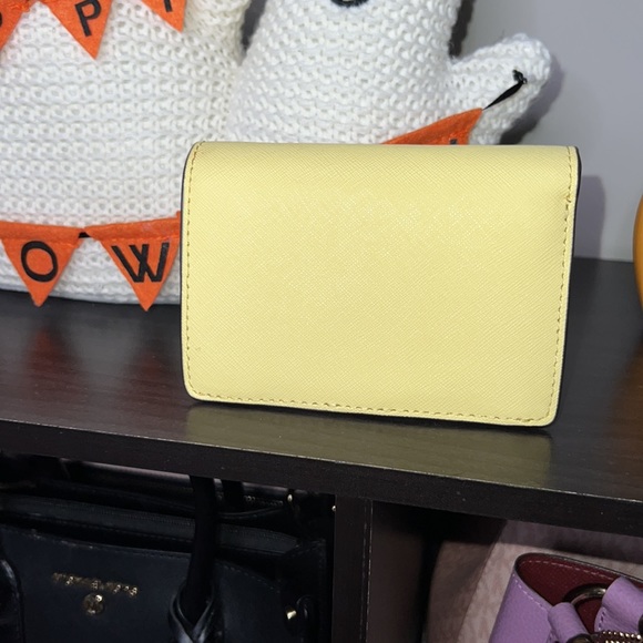 Jet Set MK wallet in Yellow - Picture 2 of 2